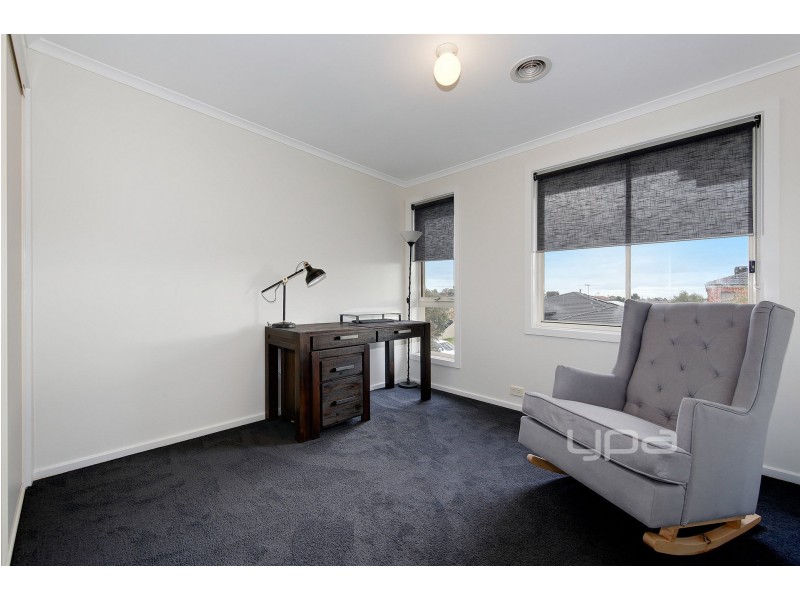 22 Garnet Way, Taylors Hill VIC 3037