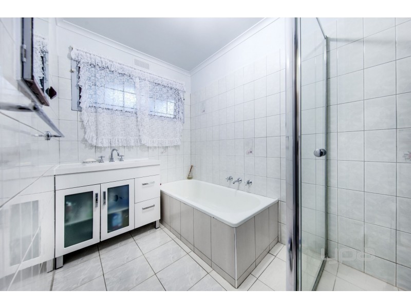 12 Cumbernauld Crescent, Deer Park VIC 3023