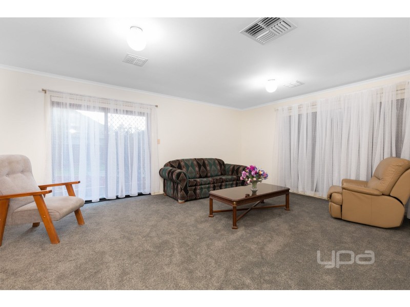 5 Lentini Place, Taylors Lakes VIC 3038