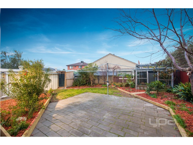 5 Lentini Place, Taylors Lakes VIC 3038