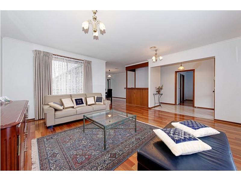 8 Chicquita Close, Keilor Downs VIC 3038