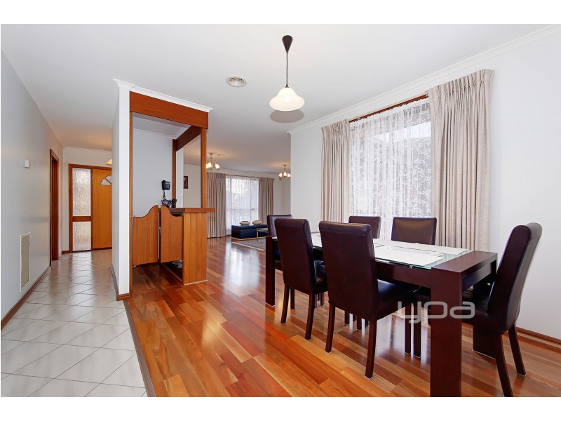 8 Chicquita Close, Keilor Downs VIC 3038