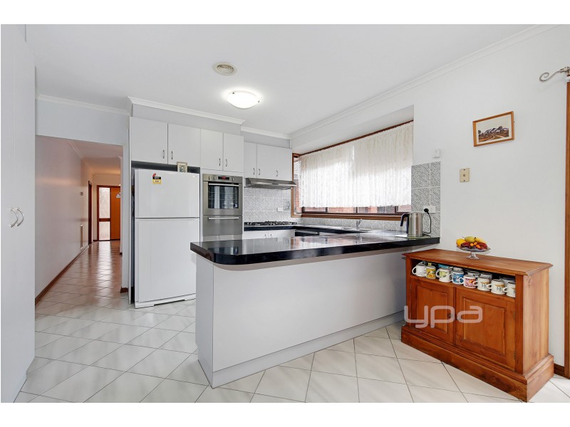 8 Chicquita Close, Keilor Downs VIC 3038