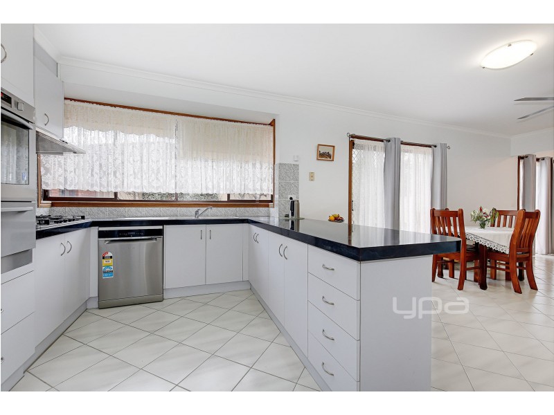 8 Chicquita Close, Keilor Downs VIC 3038