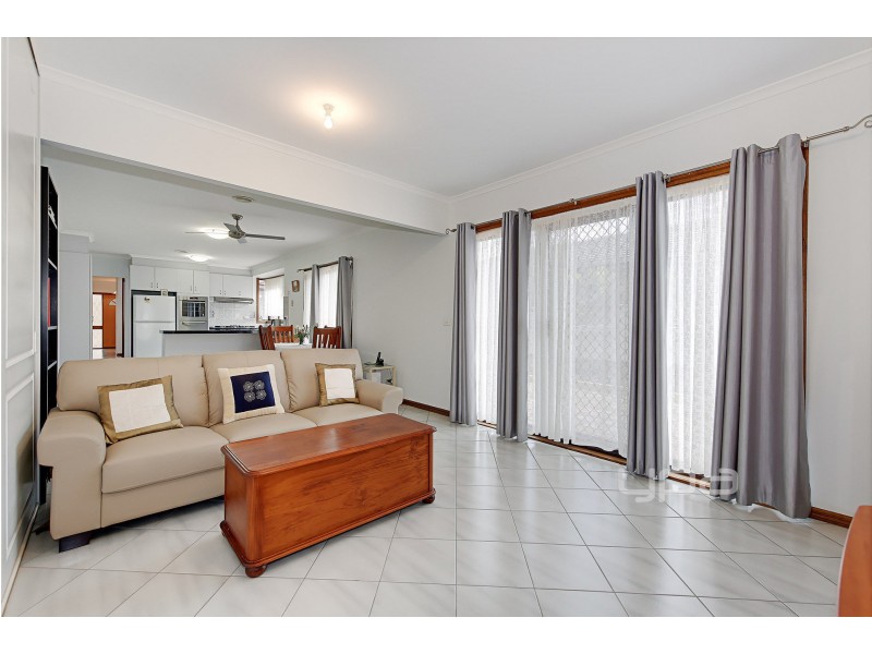 8 Chicquita Close, Keilor Downs VIC 3038