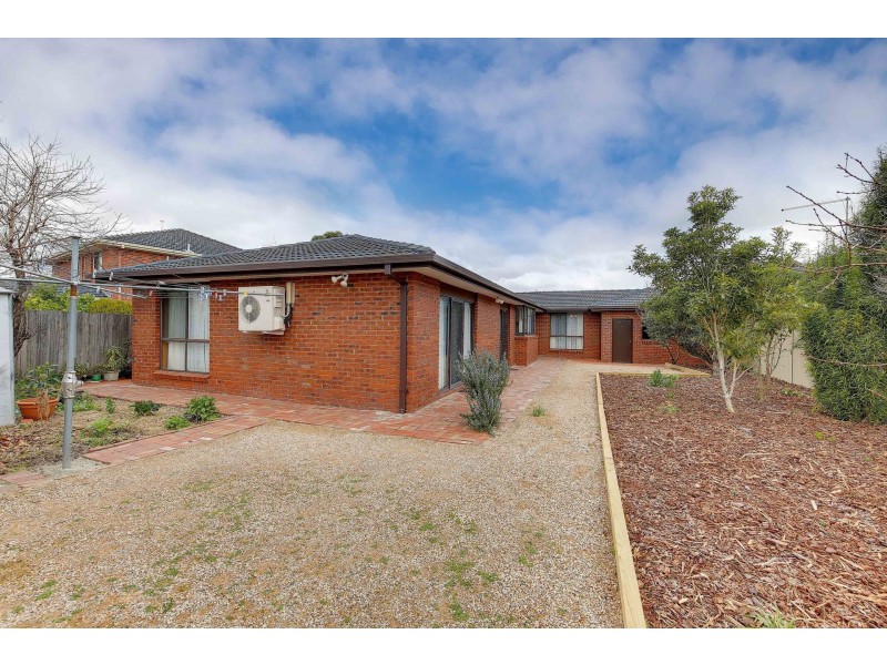 8 Chicquita Close, Keilor Downs VIC 3038