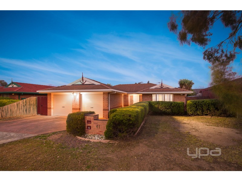 41 Boberrit Wynd, Sydenham VIC 3037