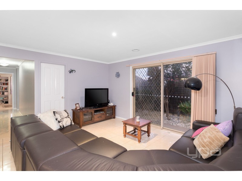41 Boberrit Wynd, Sydenham VIC 3037