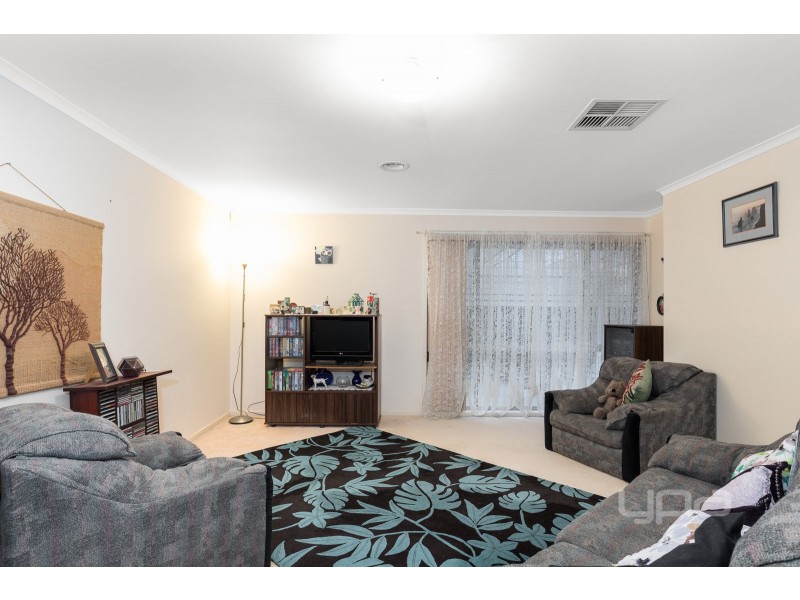 41 Boberrit Wynd, Sydenham VIC 3037