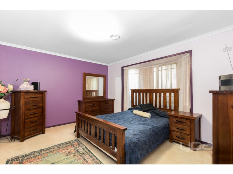 41 Boberrit Wynd, Sydenham VIC 3037