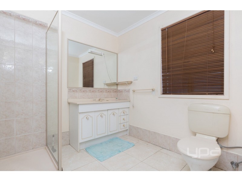 41 Boberrit Wynd, Sydenham VIC 3037