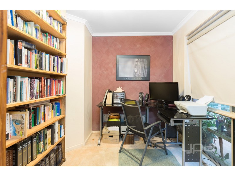 41 Boberrit Wynd, Sydenham VIC 3037