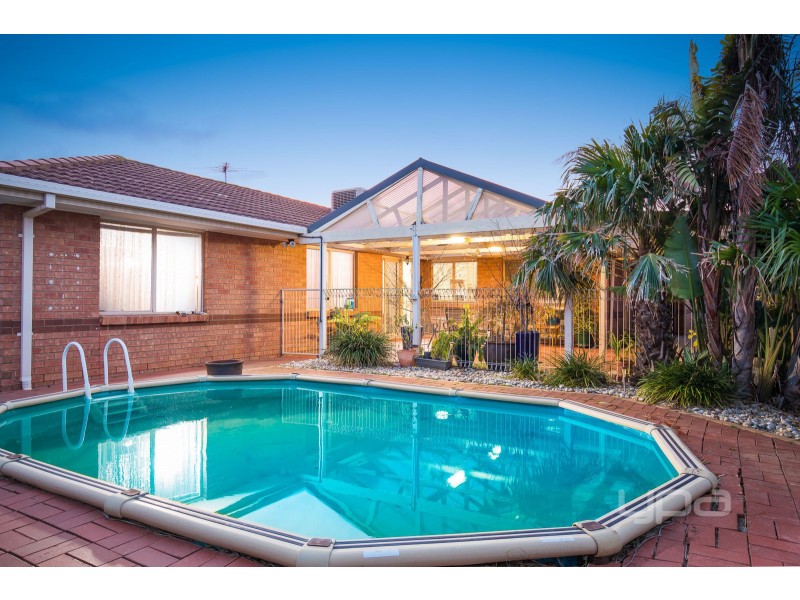 41 Boberrit Wynd, Sydenham VIC 3037