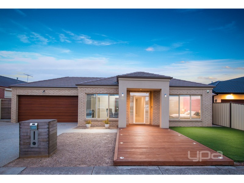 5 Jacaranda Drive, Taylors Hill VIC 3037