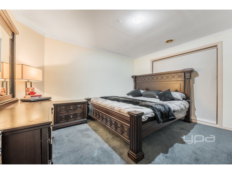 9 Chalmers Place, Taylors Lakes VIC 3038