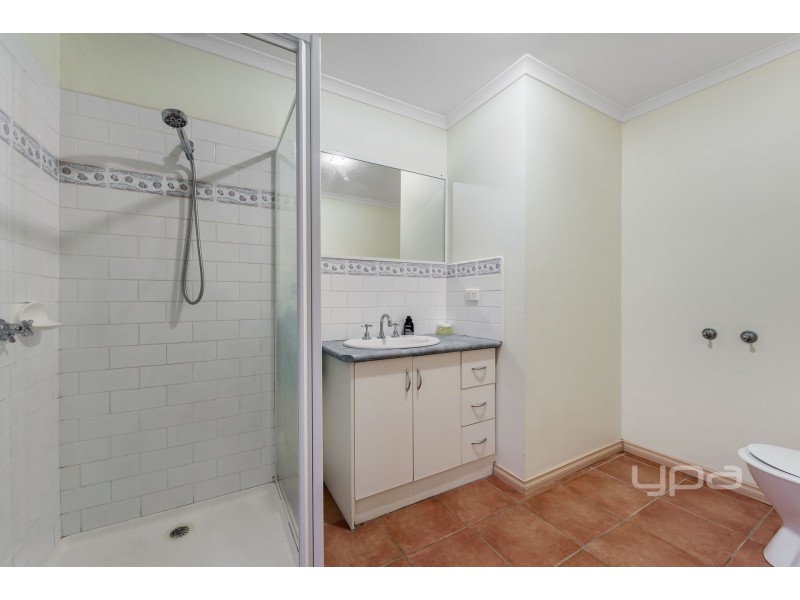 9 Chalmers Place, Taylors Lakes VIC 3038