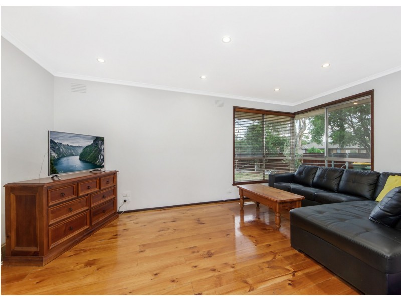 22 Tarana Crescent, Kings Park VIC 3021