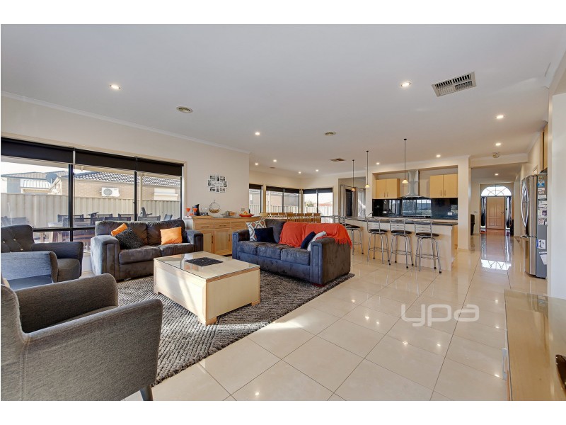 10 Duchess Court, Hillside VIC 3037