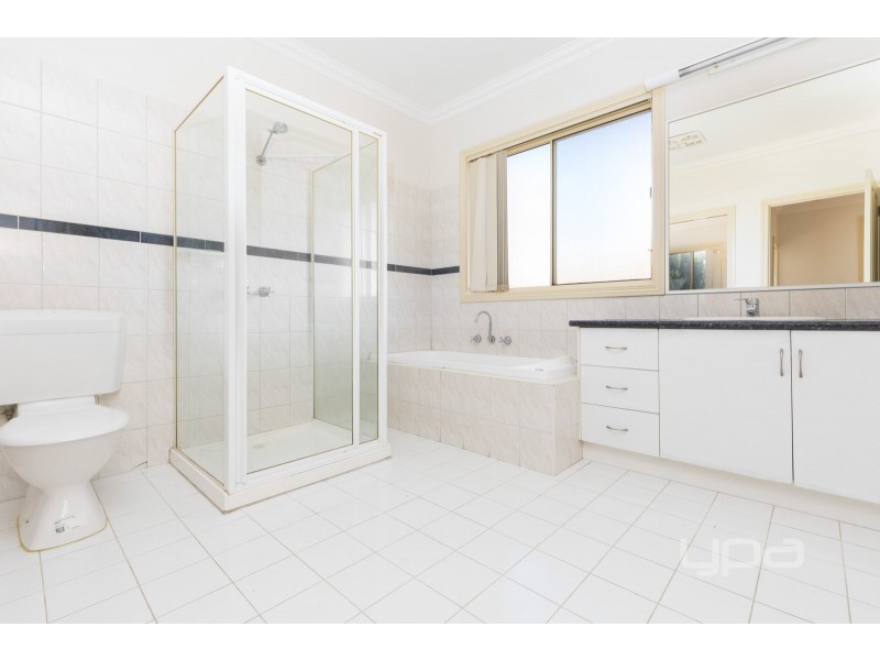 2/93 Fox Street, St Albans VIC 3021