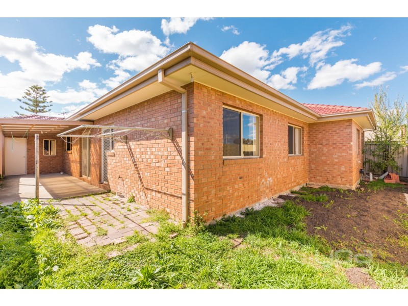 2/93 Fox Street, St Albans VIC 3021