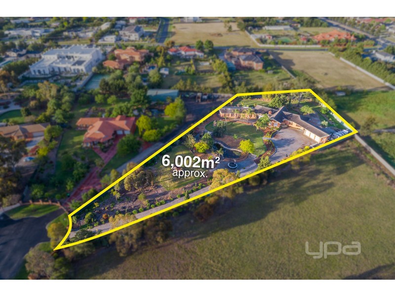 10 Robinia Close, Hillside VIC 3037