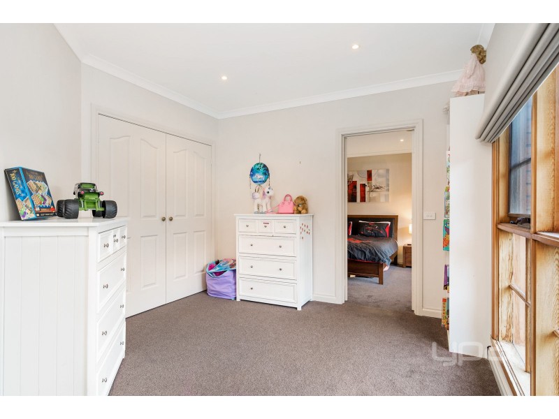 10 Robinia Close, Hillside VIC 3037