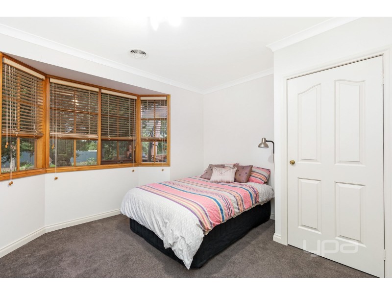 10 Robinia Close, Hillside VIC 3037