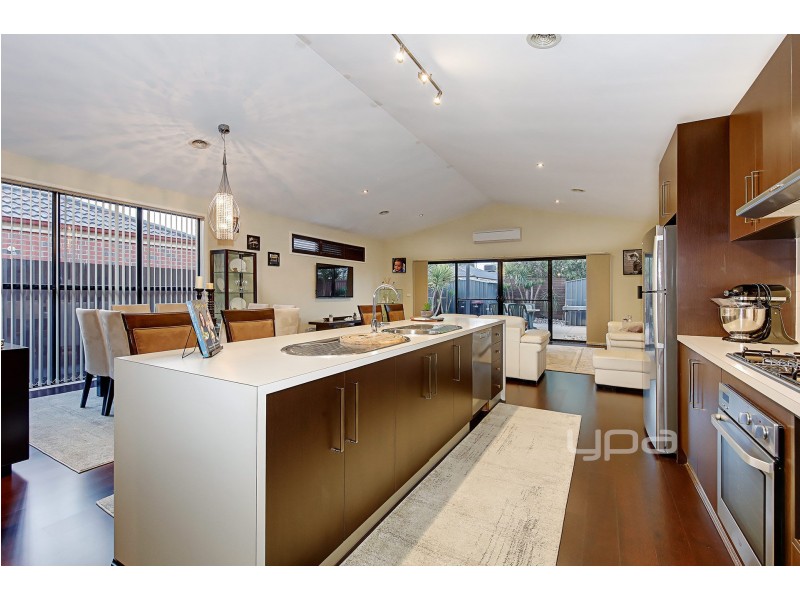 1/18 Jade Way, Hillside VIC 3037