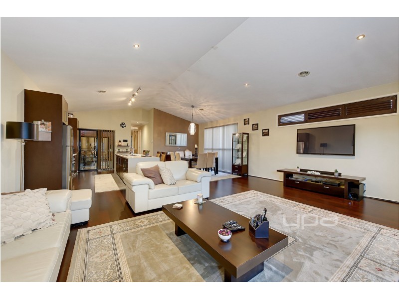 1/18 Jade Way, Hillside VIC 3037