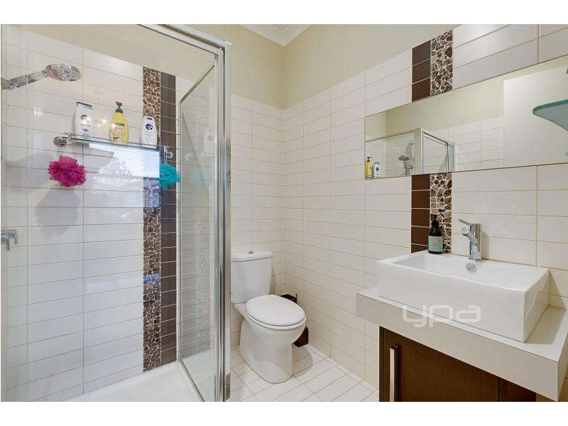 1/18 Jade Way, Hillside VIC 3037