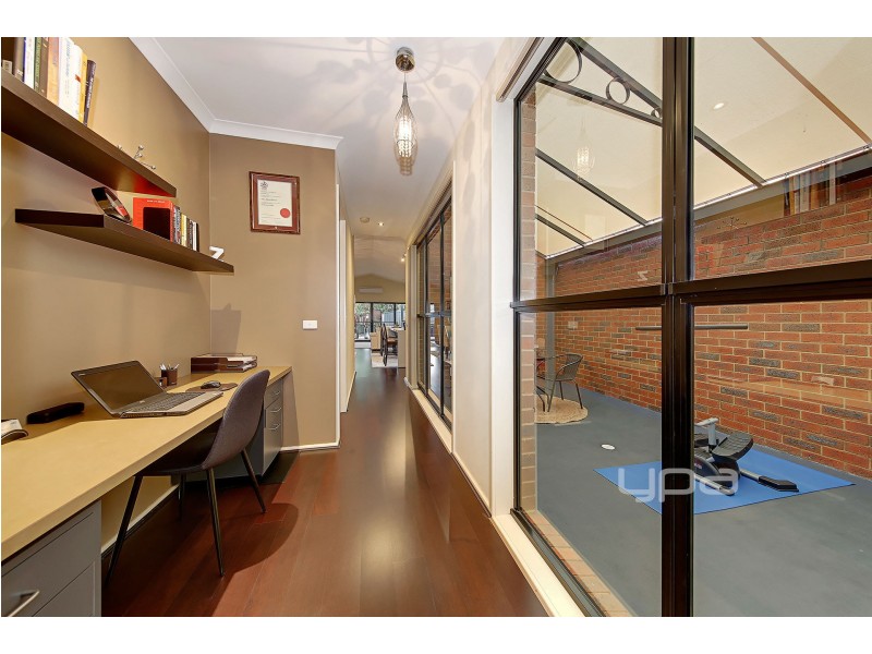 1/18 Jade Way, Hillside VIC 3037