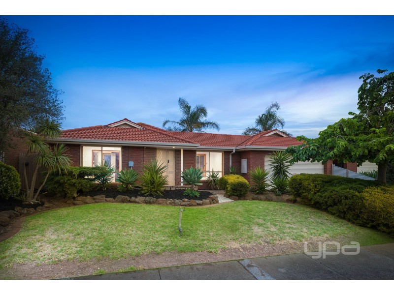 8 Prior Court, Delahey VIC 3037