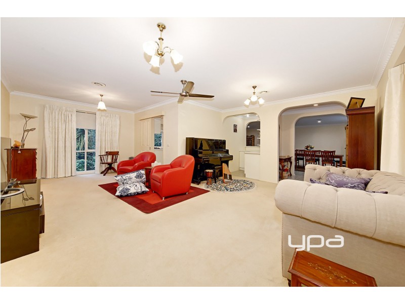 27 Bradley Drive, Hillside VIC 3037