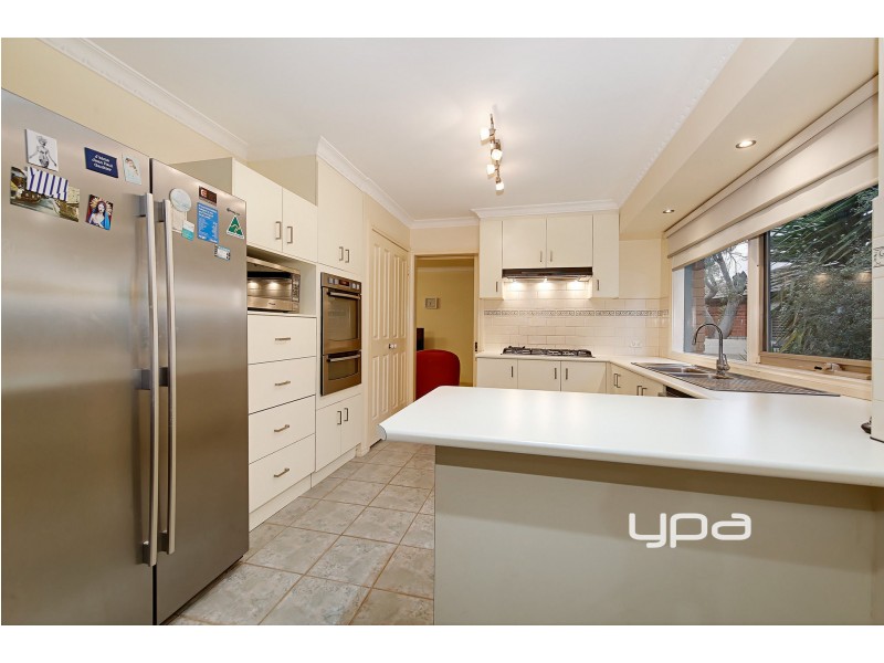 27 Bradley Drive, Hillside VIC 3037