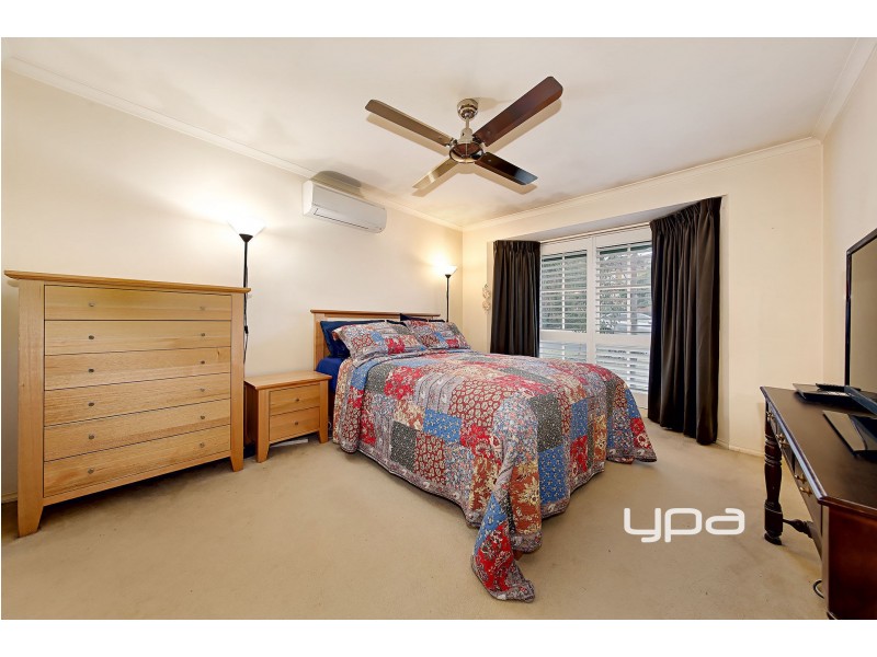 27 Bradley Drive, Hillside VIC 3037