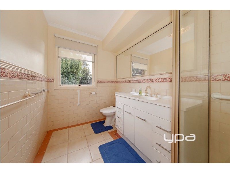 27 Bradley Drive, Hillside VIC 3037