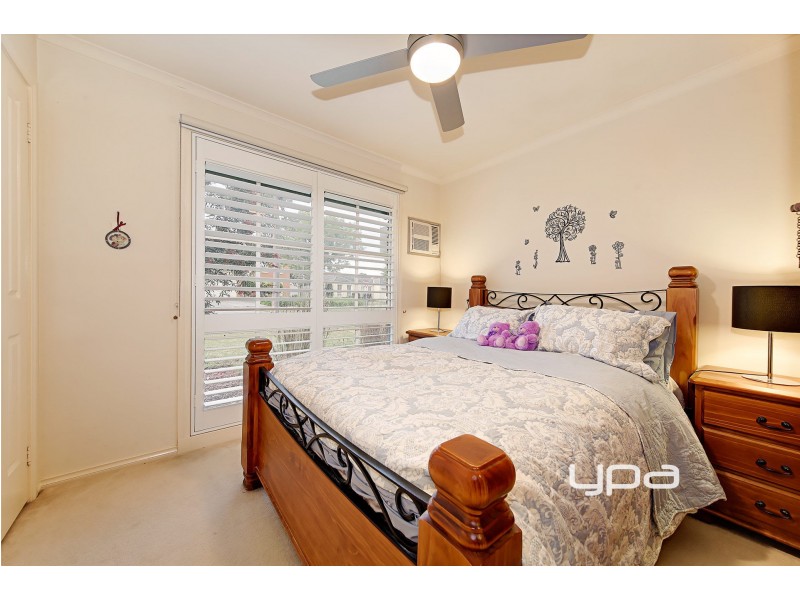 27 Bradley Drive, Hillside VIC 3037