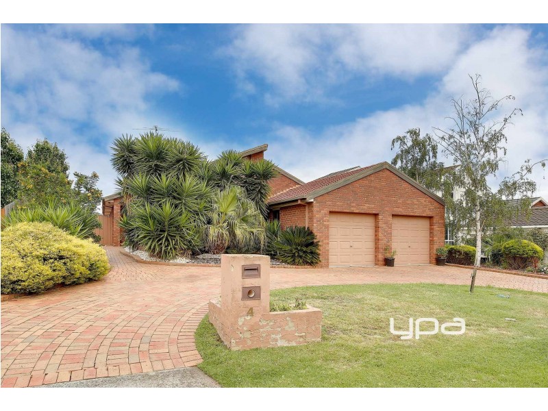4 Dutchman Court, Taylors Lakes VIC 3038