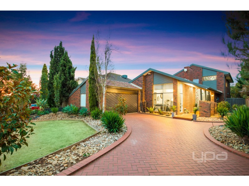 20 Santa Monica Drive, Taylors Lakes VIC 3038