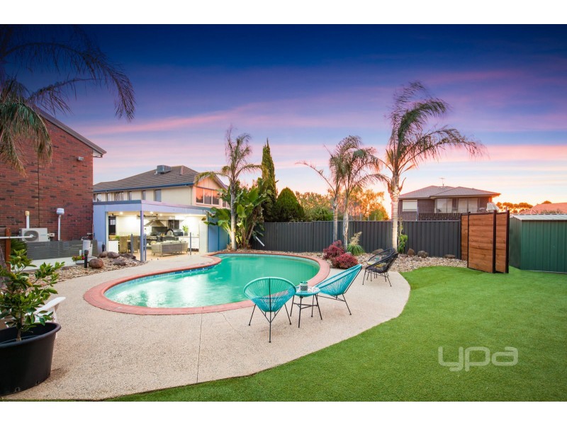 20 Santa Monica Drive, Taylors Lakes VIC 3038