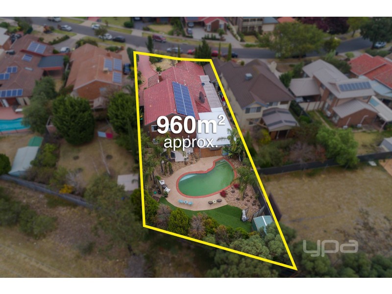 20 Santa Monica Drive, Taylors Lakes VIC 3038