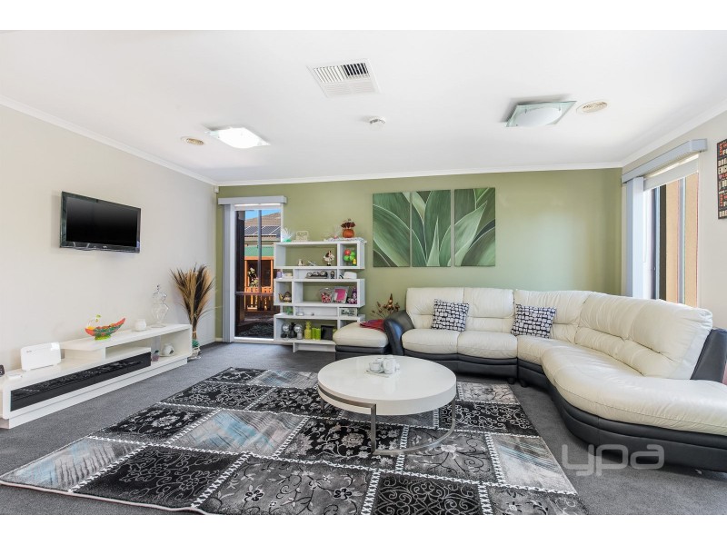 72 Domain Way, Taylors Hill VIC 3037