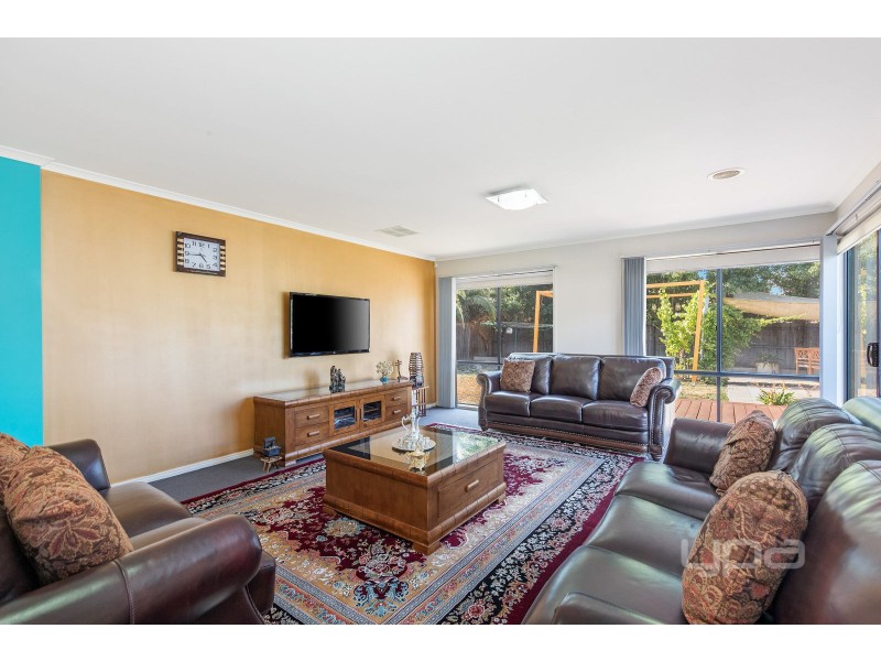 72 Domain Way, Taylors Hill VIC 3037