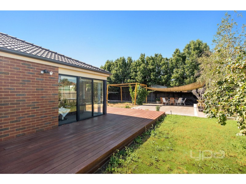 72 Domain Way, Taylors Hill VIC 3037