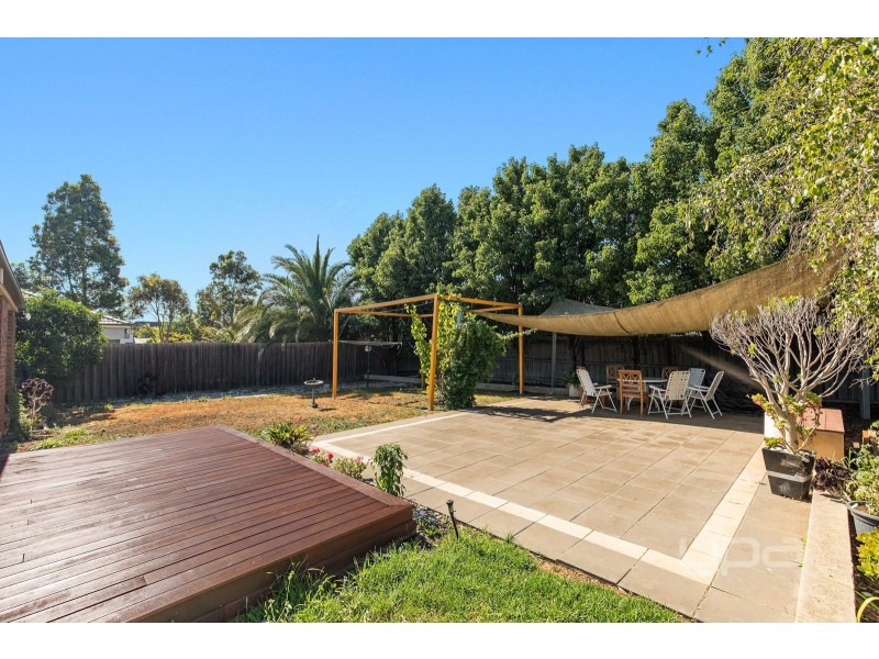 72 Domain Way, Taylors Hill VIC 3037
