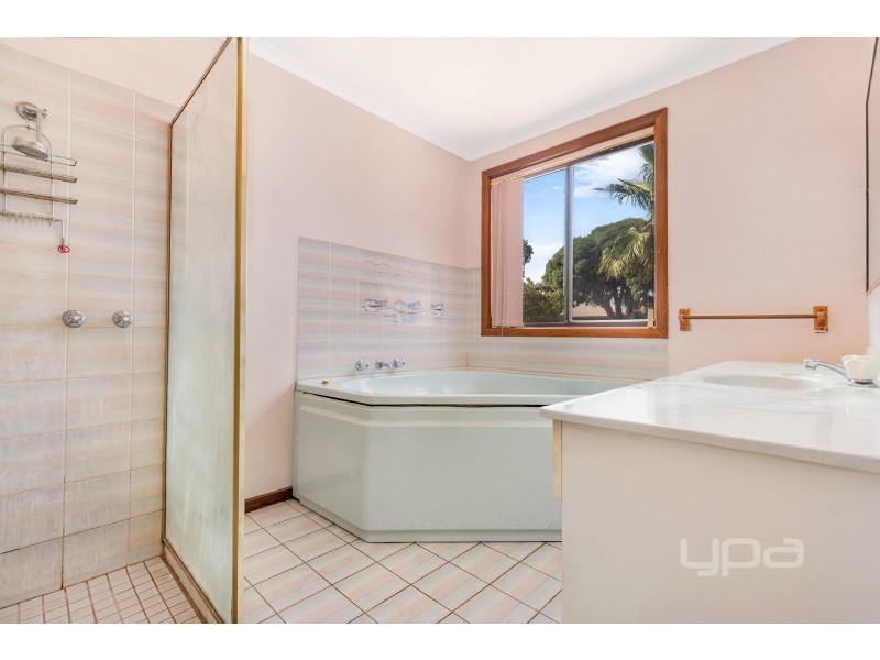 1 Milne Court, Delahey VIC 3037