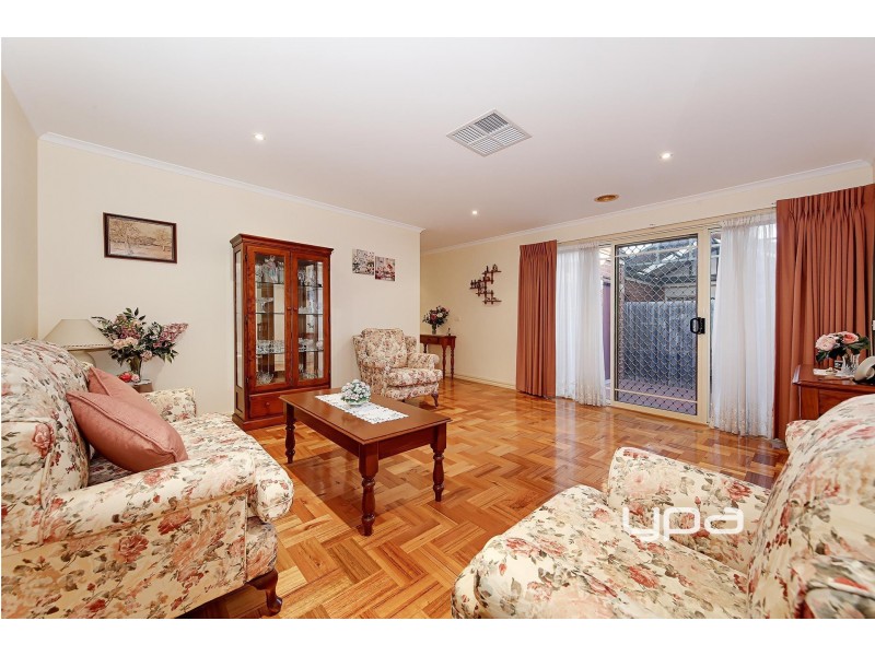 2/6 Westminster Avenue, Hillside VIC 3037