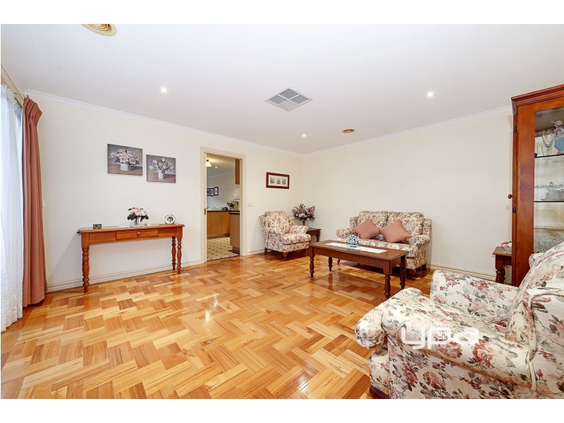 2/6 Westminster Avenue, Hillside VIC 3037