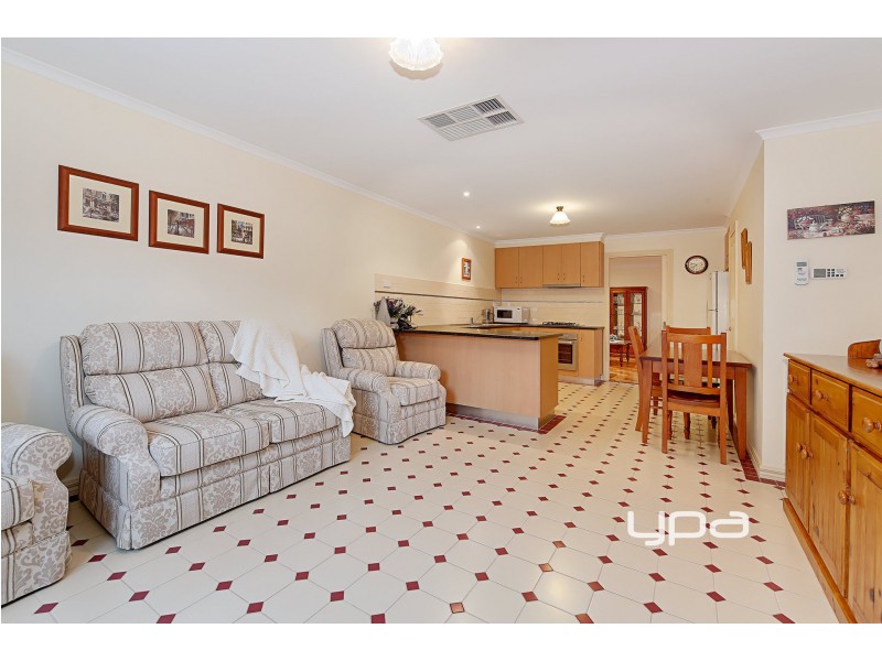 2/6 Westminster Avenue, Hillside VIC 3037