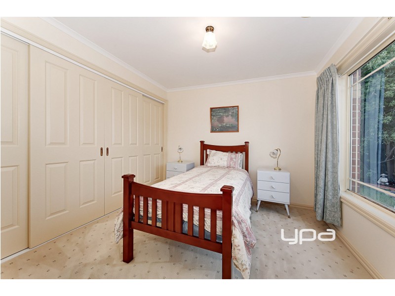 2/6 Westminster Avenue, Hillside VIC 3037